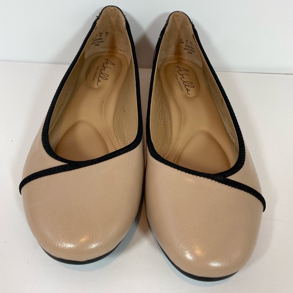Abella Shoes Abella True Comfort Nude And Black Ballet Flats Poshmark